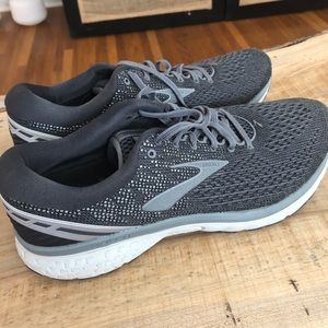 Brooks ghost 11 running shoes